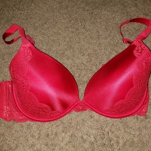 NWOT Ambrielle bra 40D red with gold specs